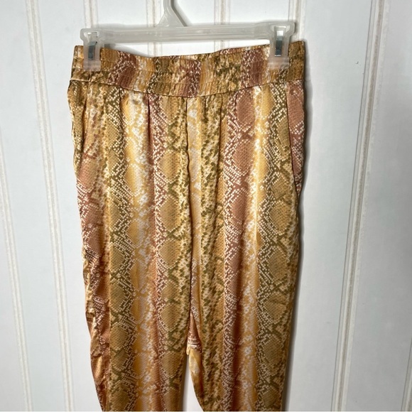 BEACH RIOT Avery High Waist Cropped Pant Size XS Golden Snakeskin Print Satin 79 - Picture 7 of 7